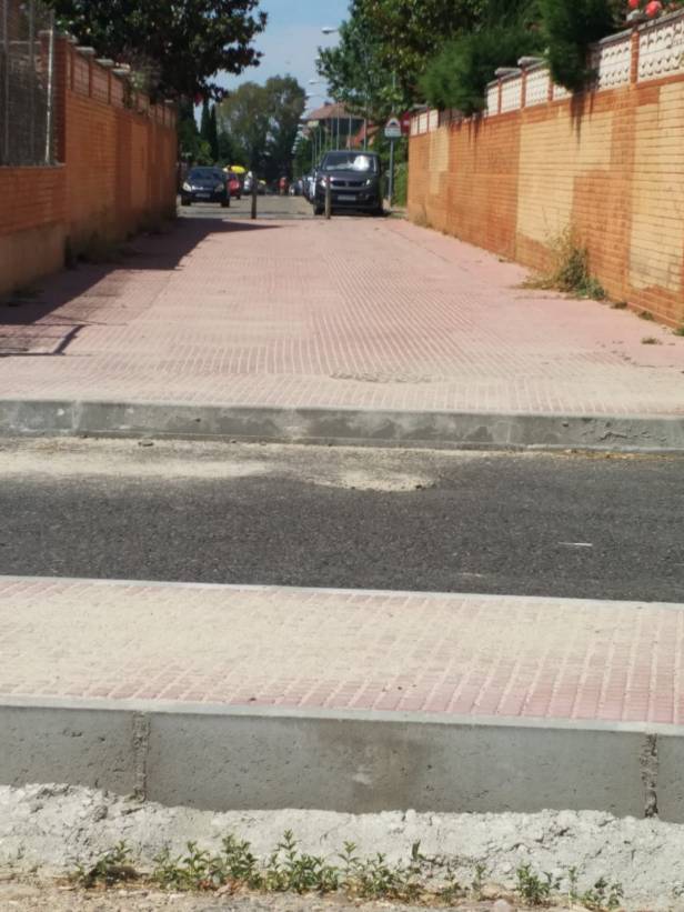 pasadizo peatonal calle plus ultra aviacion espanola senda perdida general herrera alcala de henares